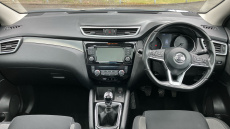 Nissan Qashqai 1.3 DiG-T N-Connecta 5dr Petrol Hatchback